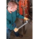 31105_RIDGID_24 Alum Wrench_Action 5_72dpi
