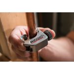 32985_RIDGID_Model 104 Cutter_Action B_72dpi