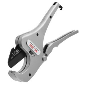 Ratchet pipe cutters with ergonomic handles